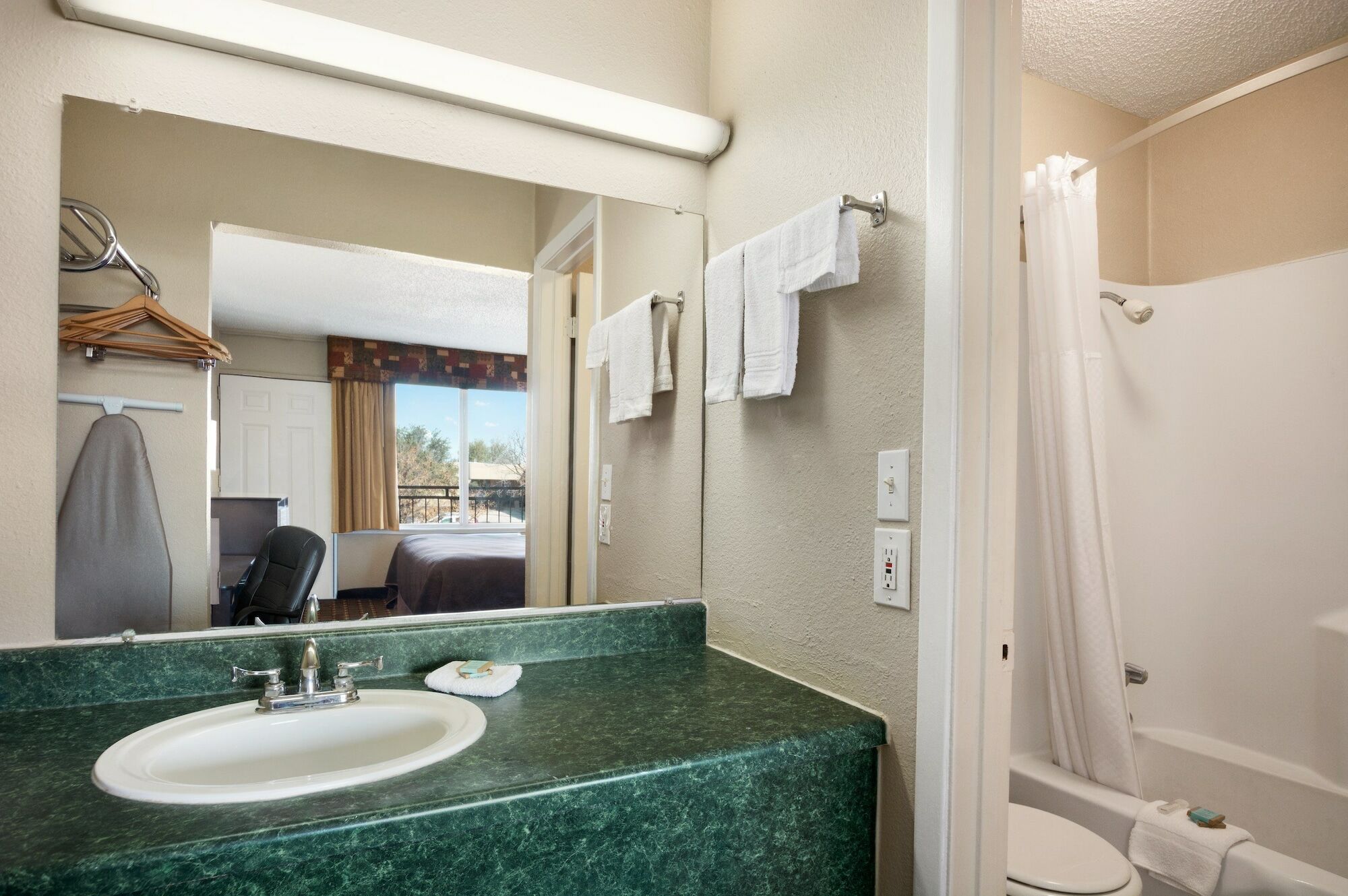 Knights Inn Midland Esterno foto